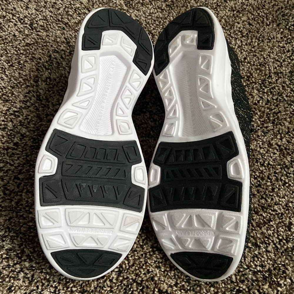 APL Techloom Wave Metallic Sneakers, like new - Picture 6 of 10